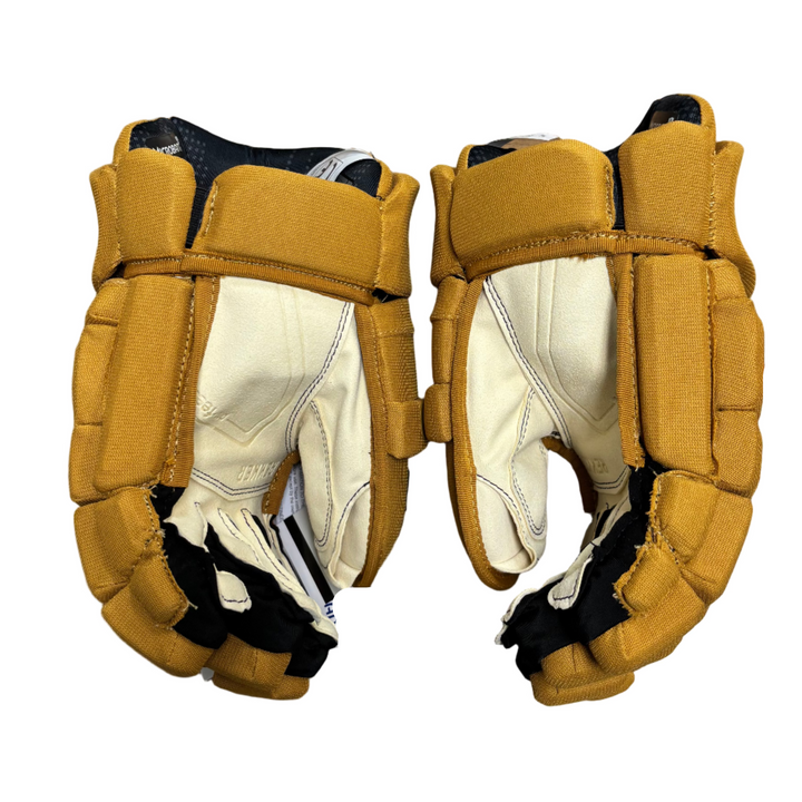 Sherwood Rekker Morph 1 - Pro Stock Hockey Gloves - Chicago Blackhawks Winter Classic