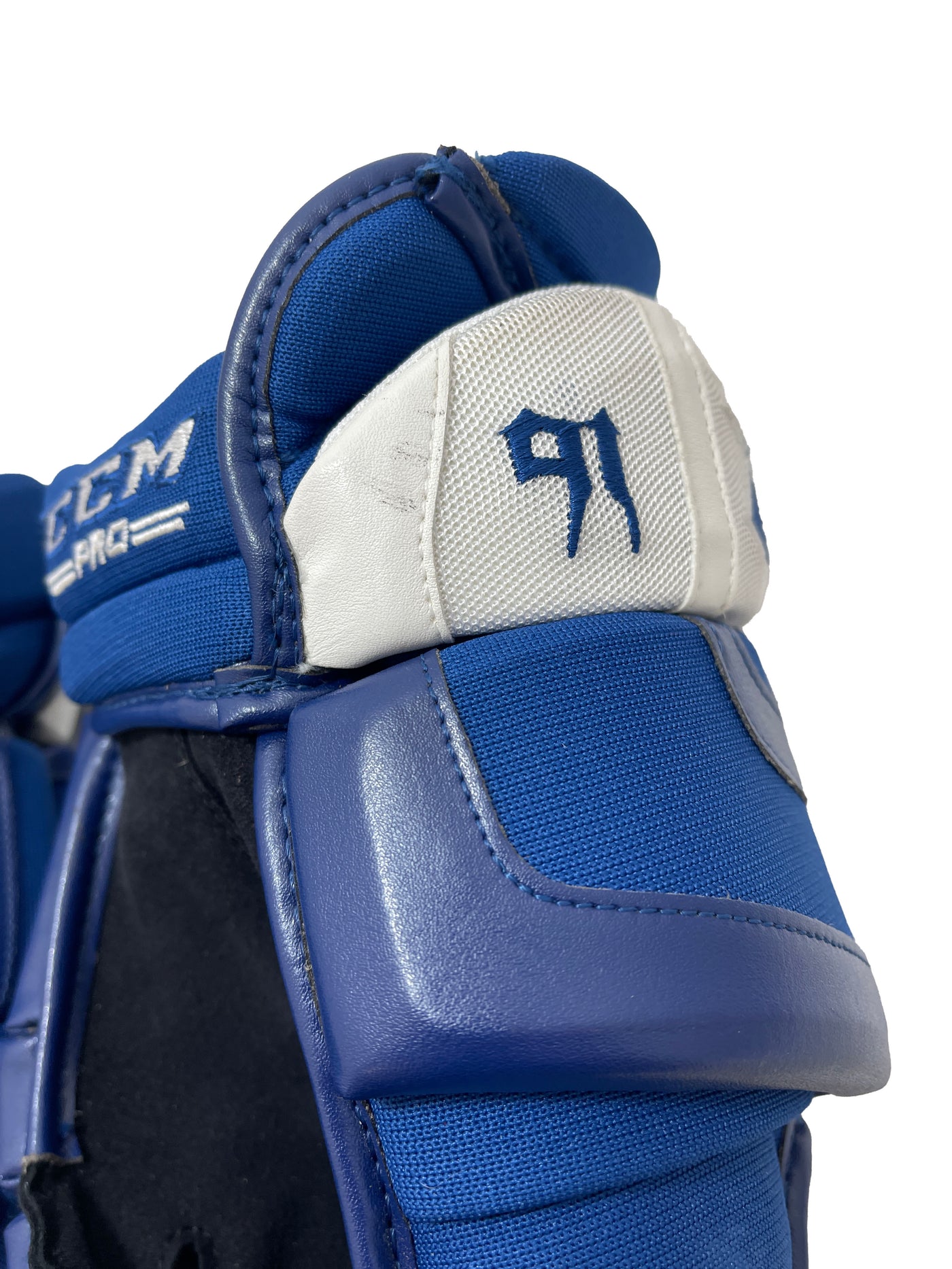 CCM HG55 Toronto Maple Leafs 14" Pro Stock Gloves - John Tavares
